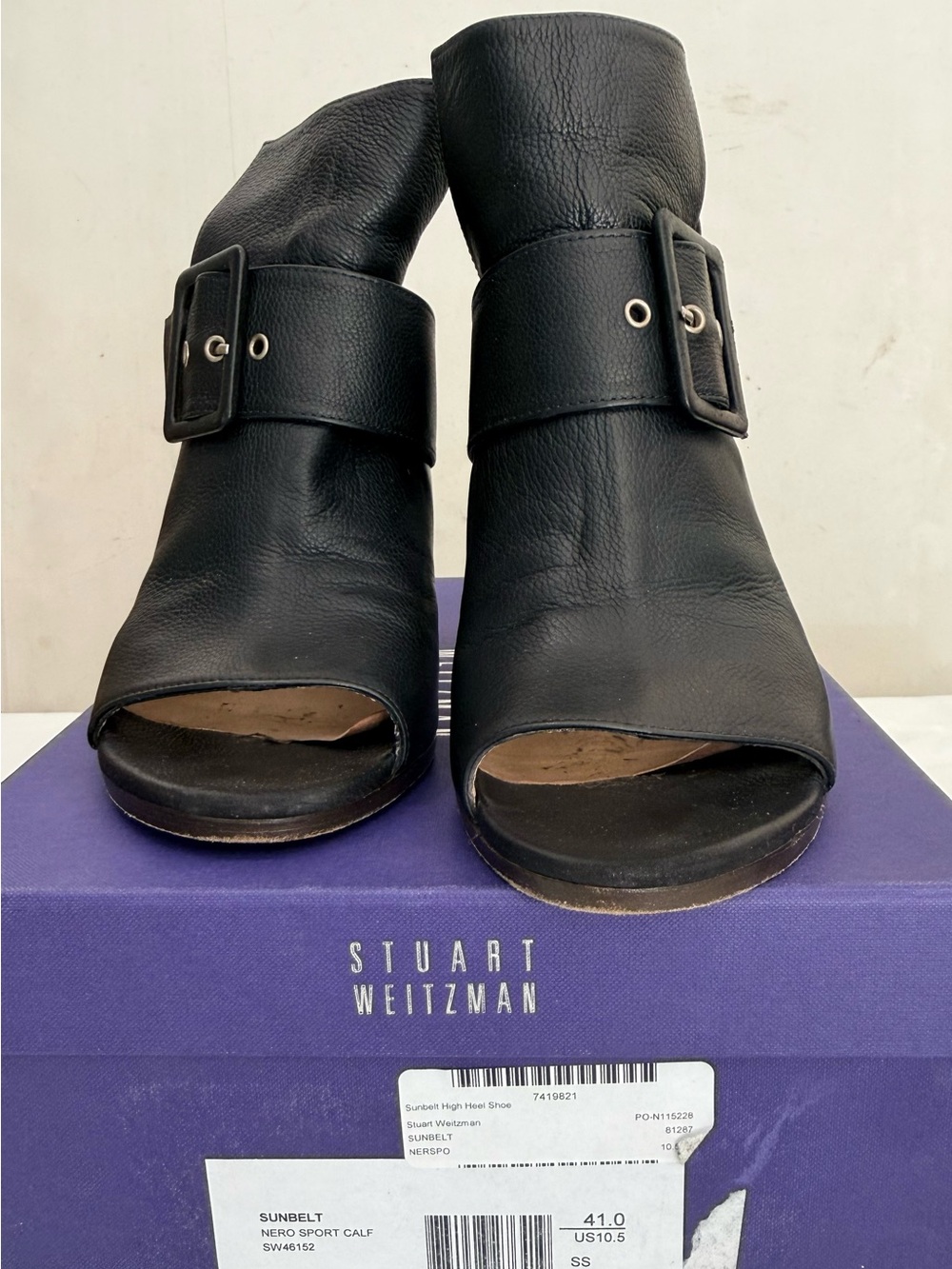 Stuart Weitzman Black Leather Open-Toe Sandals with Buckle Strap
